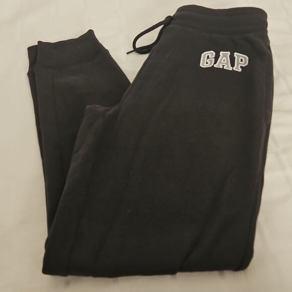 GAP Black Jogger Pants - Picture 16 of 16